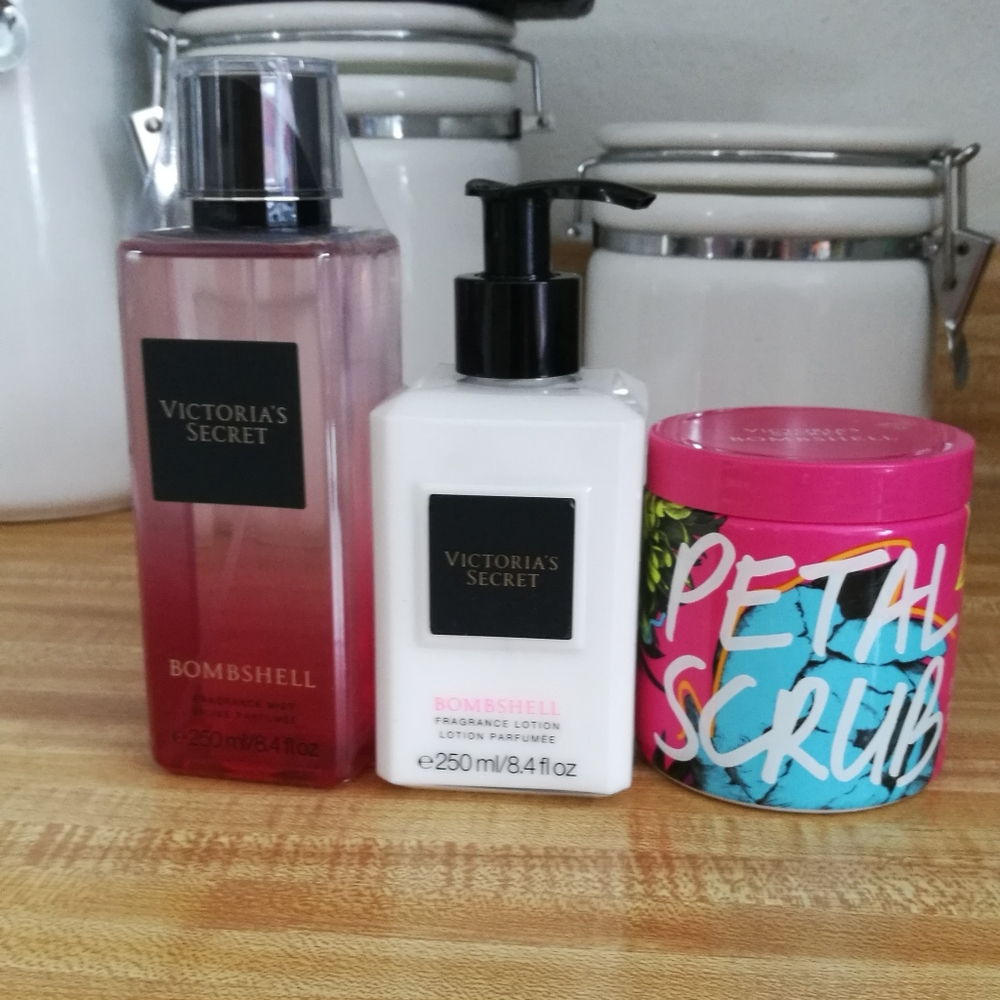 Victoria's Secret Bombshell bundle
